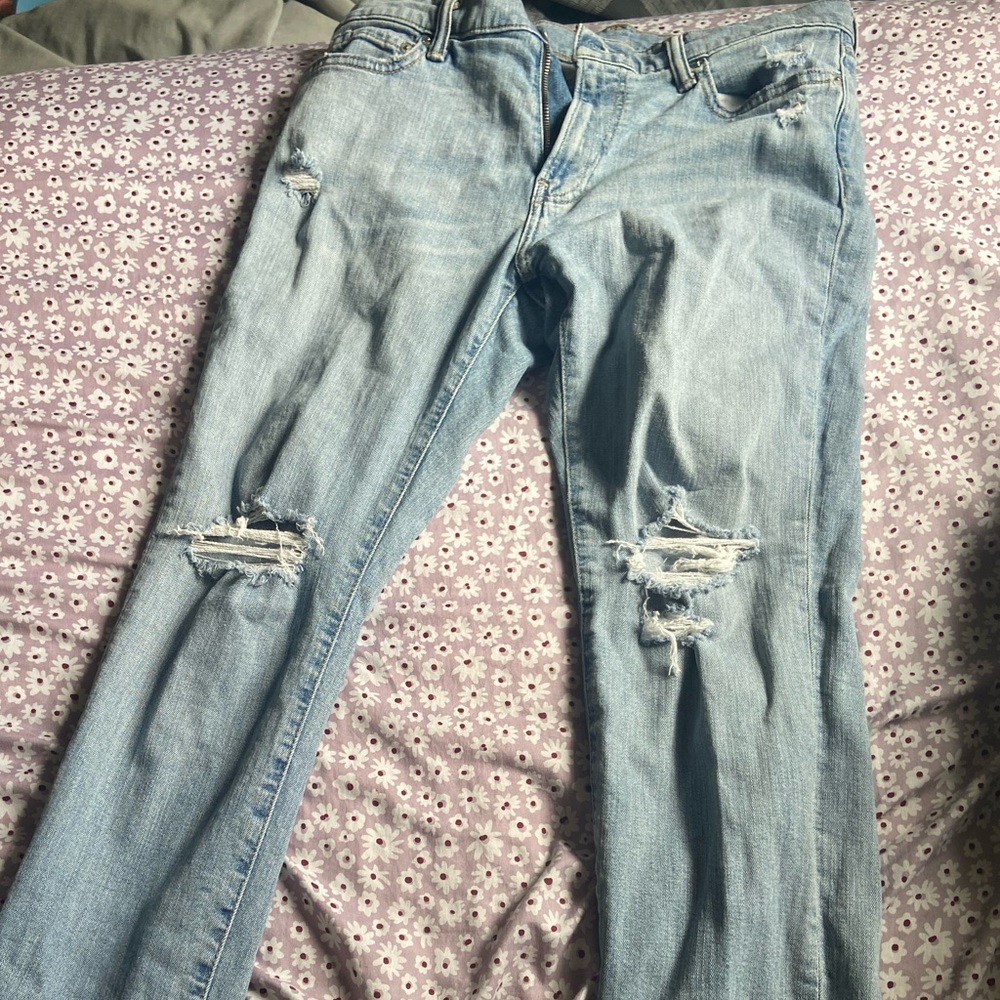 Men’s Lightwash Athletic Cut Jeans